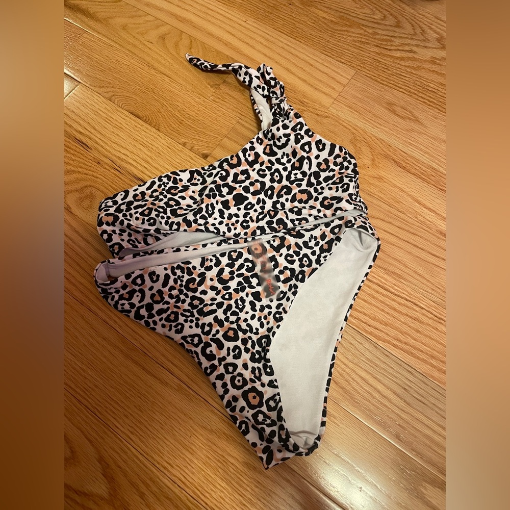 size small cheetah romwe bathing suit set